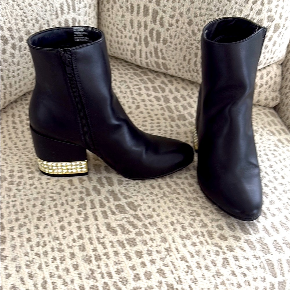 BLACK ANKLE BOOTS WITH GOLD RHINESTONE HEEL